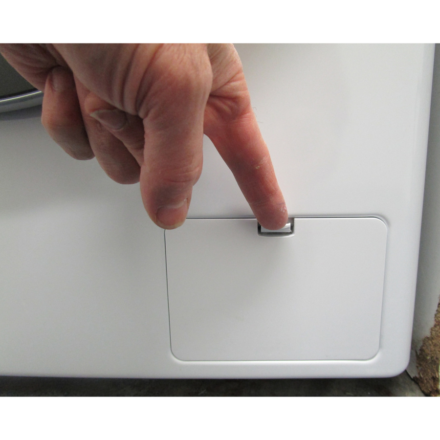 LG F164R51WRS - Ouverture de la trappe du filtre de vidange