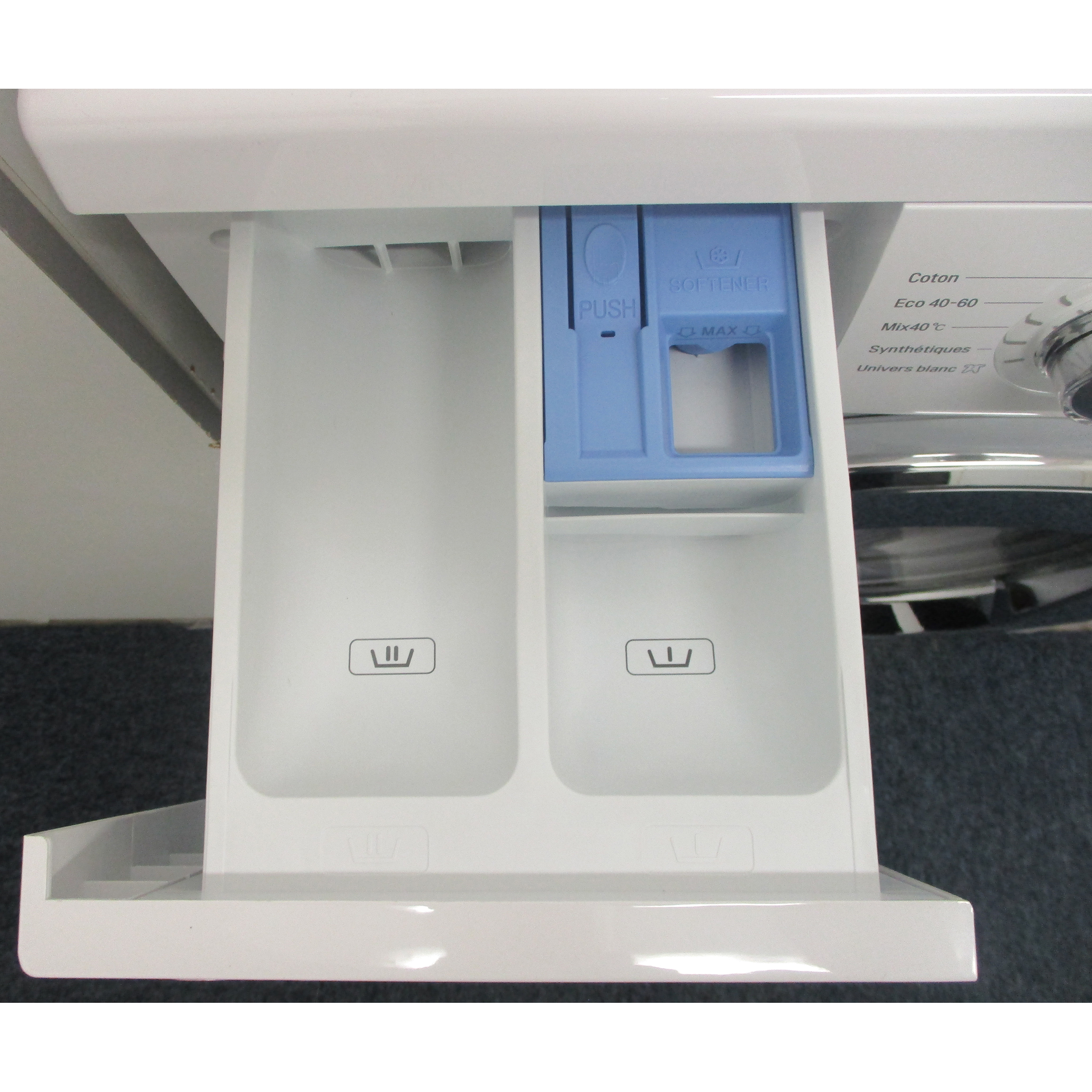 LG F854M22WR - Compartiments à produits lessiviels