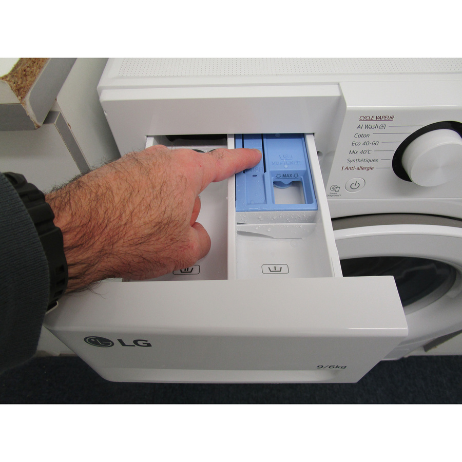 LG F964R33WRS - Bouton de retrait du bac à produits