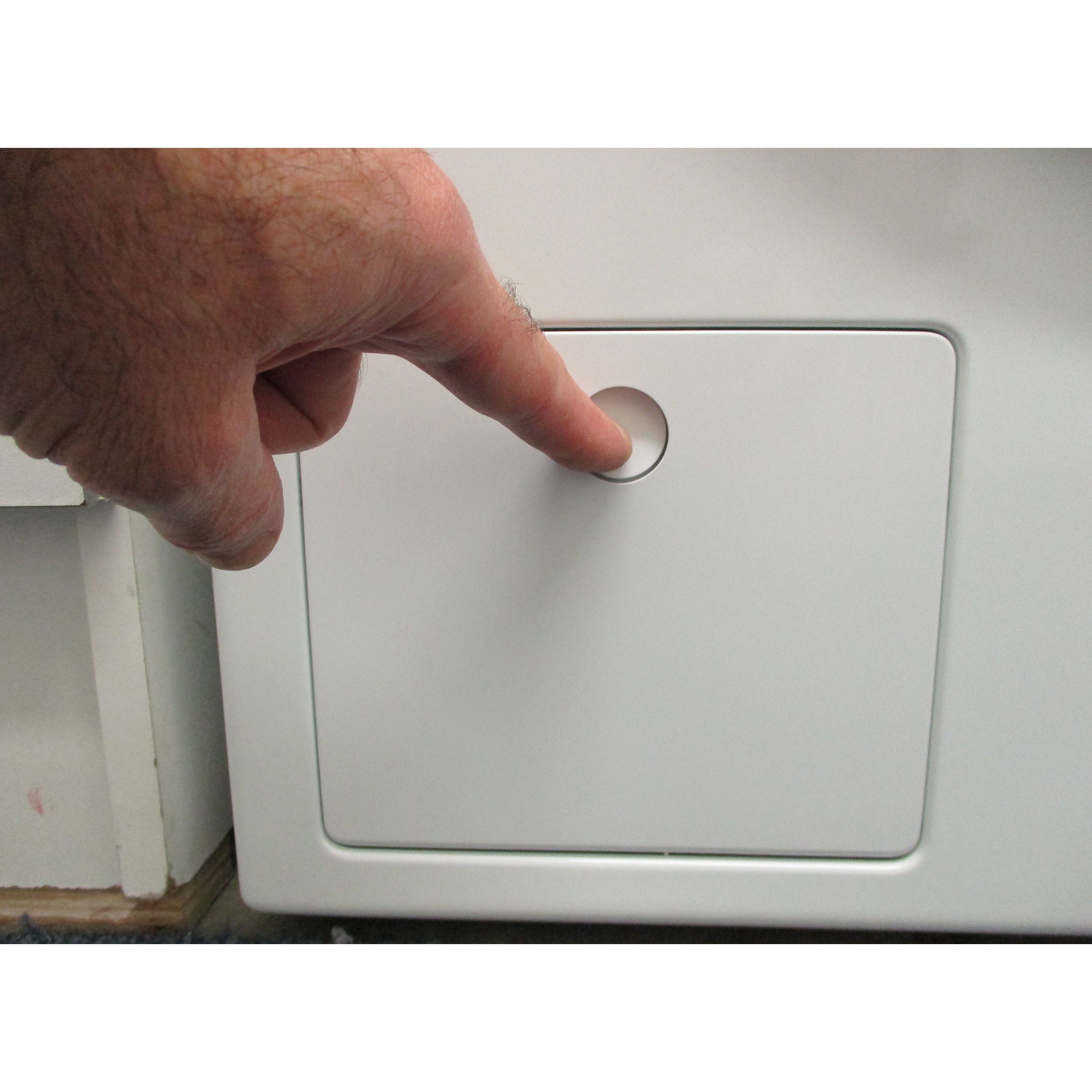 Miele WTD163 WCS - Ouverture de la trappe du filtre de vidange