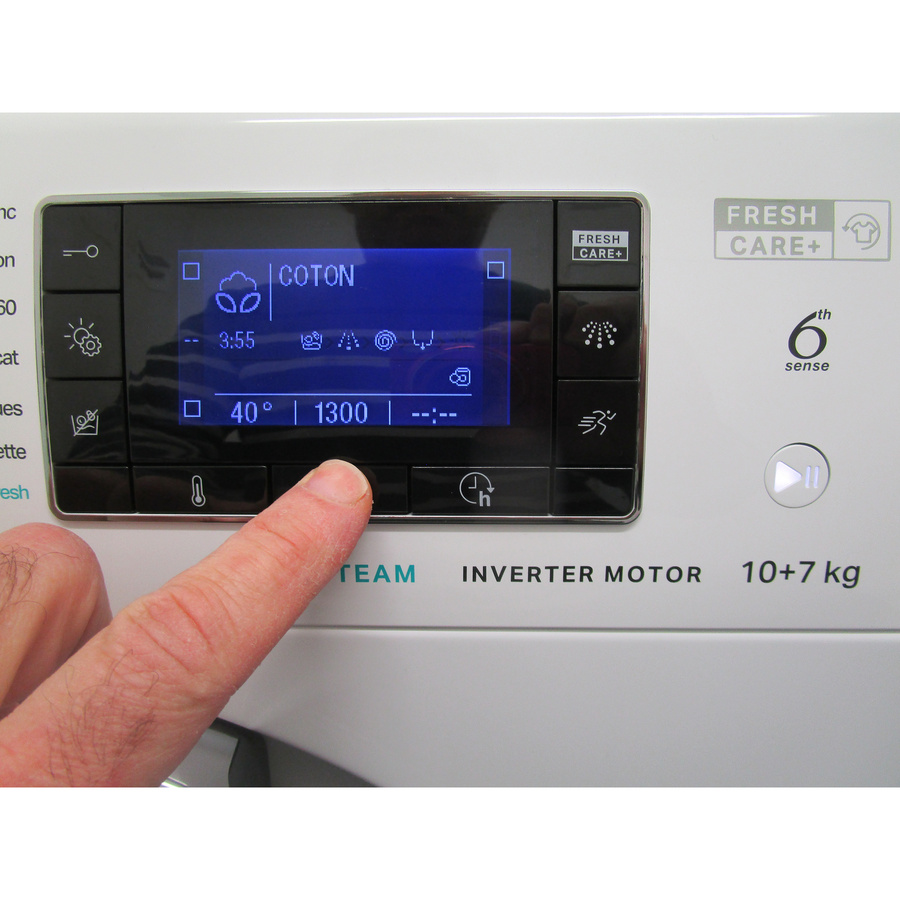 Whirlpool FFWDD1074269BCVFR - Afficheur et touches d'options