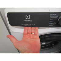 Electrolux EW7FI25916OV - Ouverture du tiroir à détergents