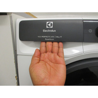 Electrolux EW9FI71014FC - Ouverture du tiroir à détergents