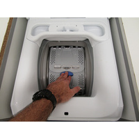 Electrolux EWQ6412B - Bouton d'ouverture des portillons