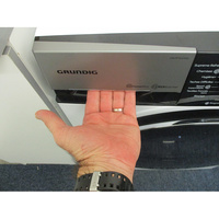 Grundig FiberCatcher GW7P79419W - Ouverture du tiroir à détergents