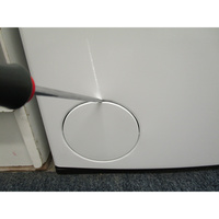 Indesit BTWDS6261FR - Outil nécessaire pour accéder au filtre de vidange