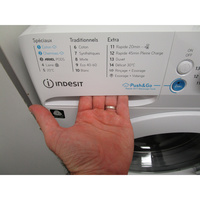 Indesit BWE81495XWVFR - Ouverture du tiroir à détergents