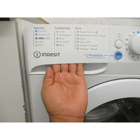 Indesit BWE81496XWVFR - Ouverture du tiroir à détergents