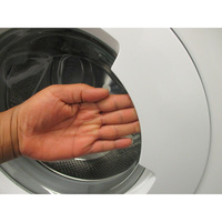 Indesit BWE81496XWVFR - Poignée d'ouverture du hublot