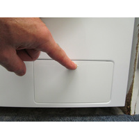 LG F84N15WHS - Ouverture de la trappe du filtre de vidange