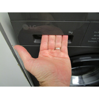 LG F94B15MBS - Ouverture du tiroir à détergents