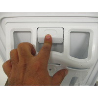 Proline (Darty) PTL6100A - Bouton de retrait du bac à produits