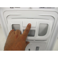 Whirlpool TDLRB65342BSFR - Bouton de retrait du bac à produits