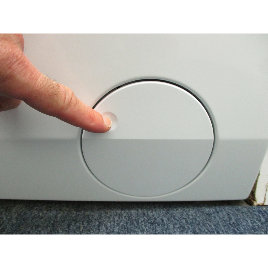 AEG LFR73H149V - Ouverture de la trappe du filtre de vidange