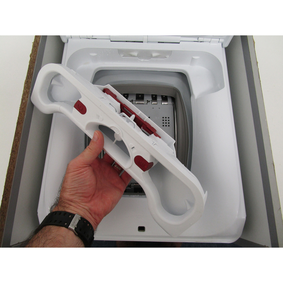 AEG LTR7C6151B  - Retrait du bac à produit