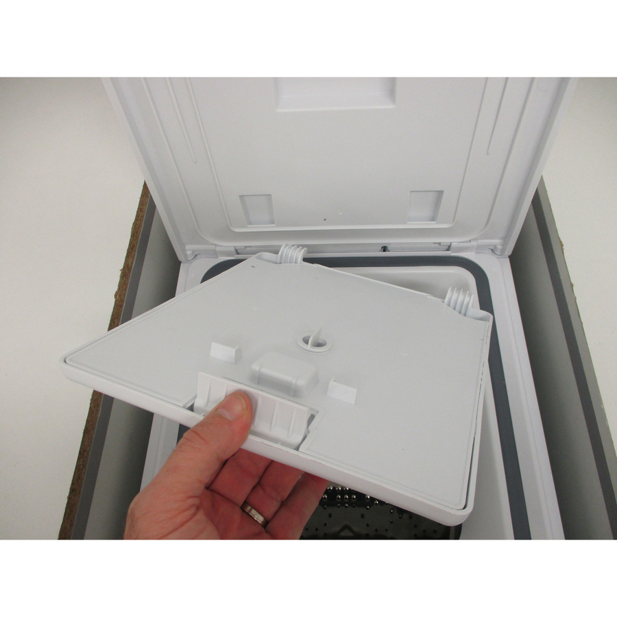 Aya (But) ALT1052-NE - Retrait du bac à produit