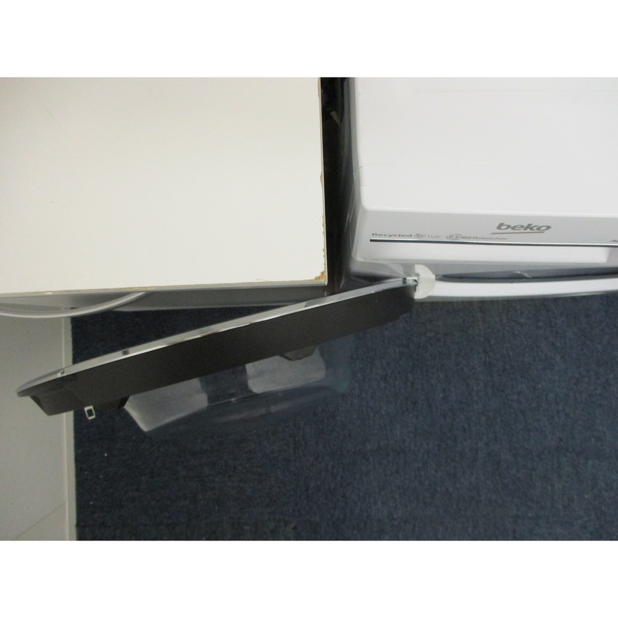 Beko B5WFT59419W FiberCatcher - Angle d'ouverture de la porte
