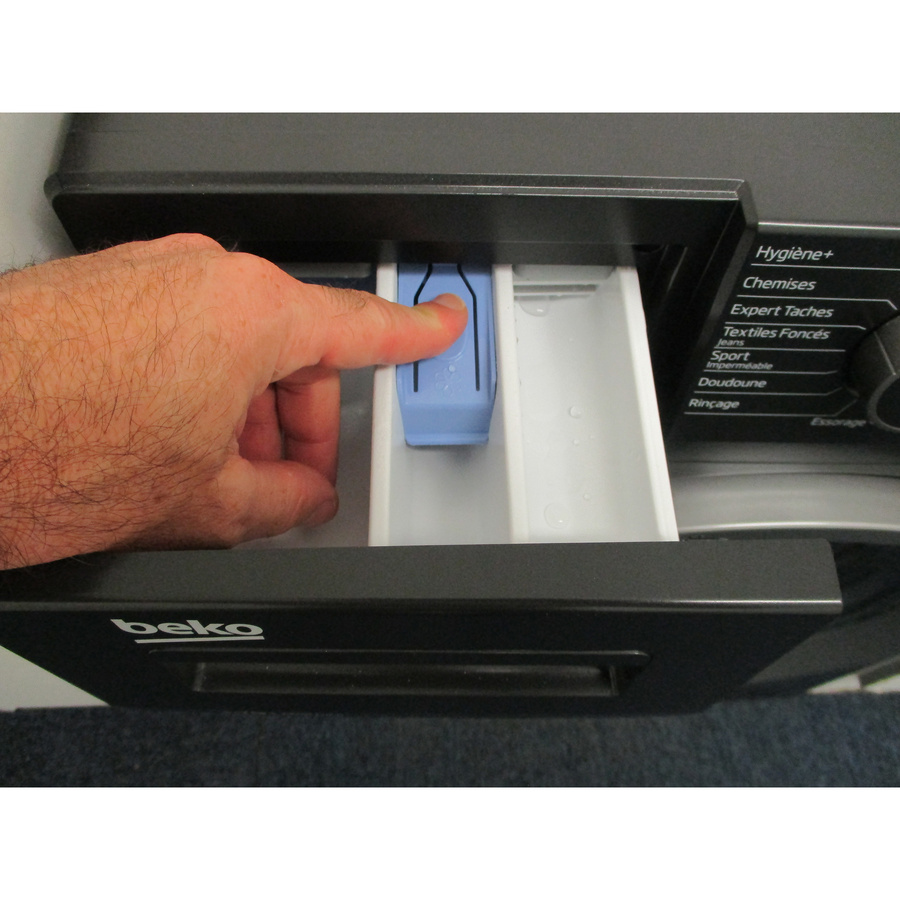Beko WUE7212S1A - Bouton de retrait du bac à produits