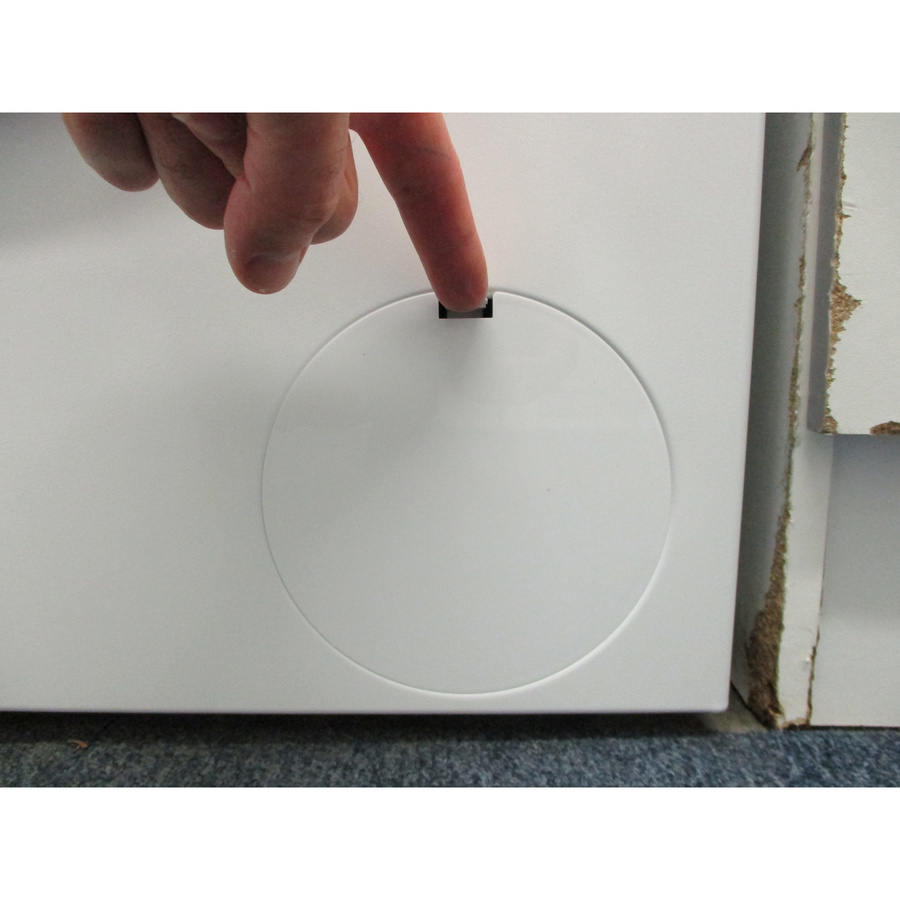 Bosch WAJ24018FR - Ouverture de la trappe du filtre de vidange