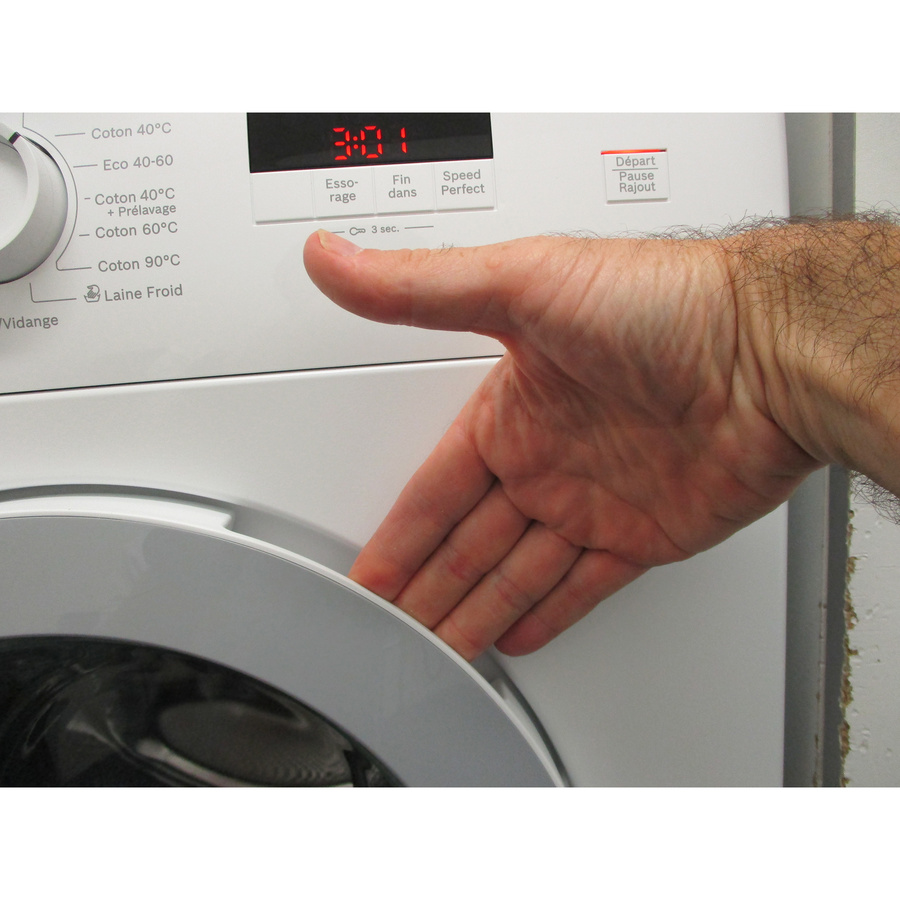 Bosch WAJ24018FR - Poignée d'ouverture du hublot