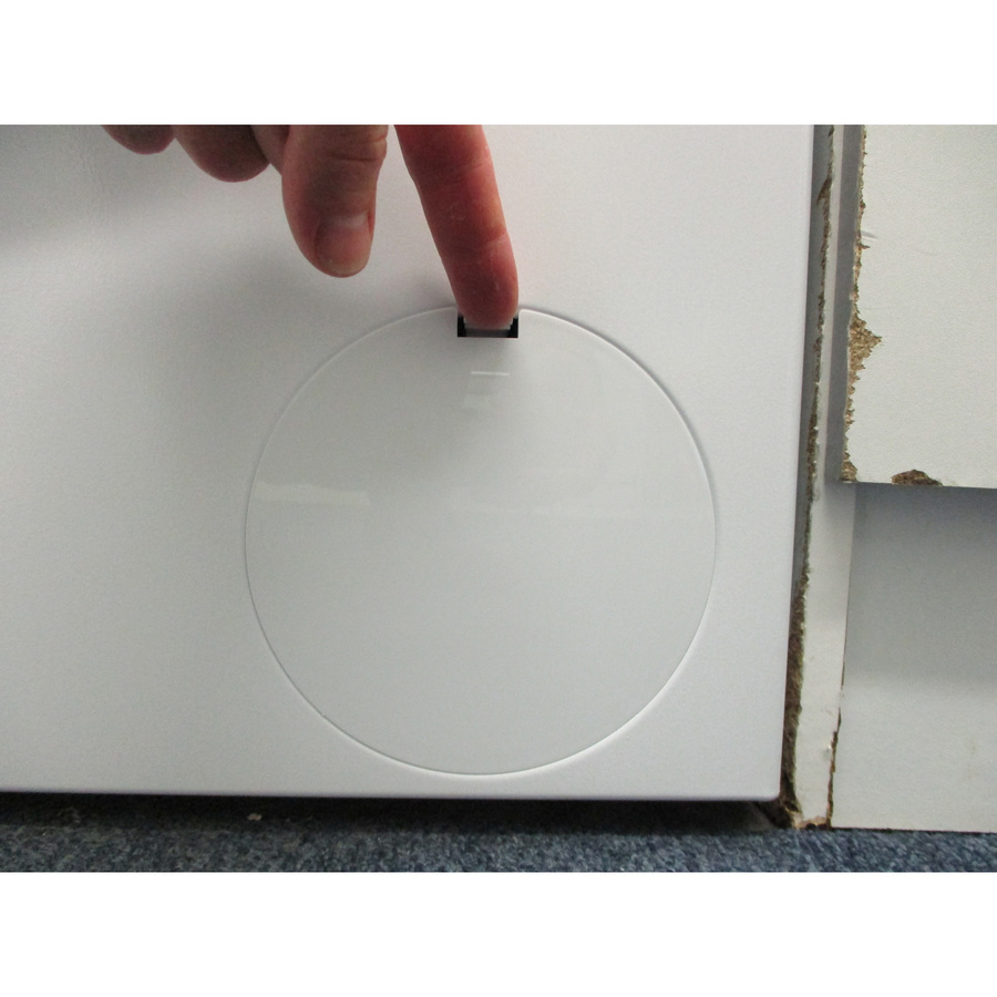 Bosch WAJ24037FR - Ouverture de la trappe du filtre de vidange