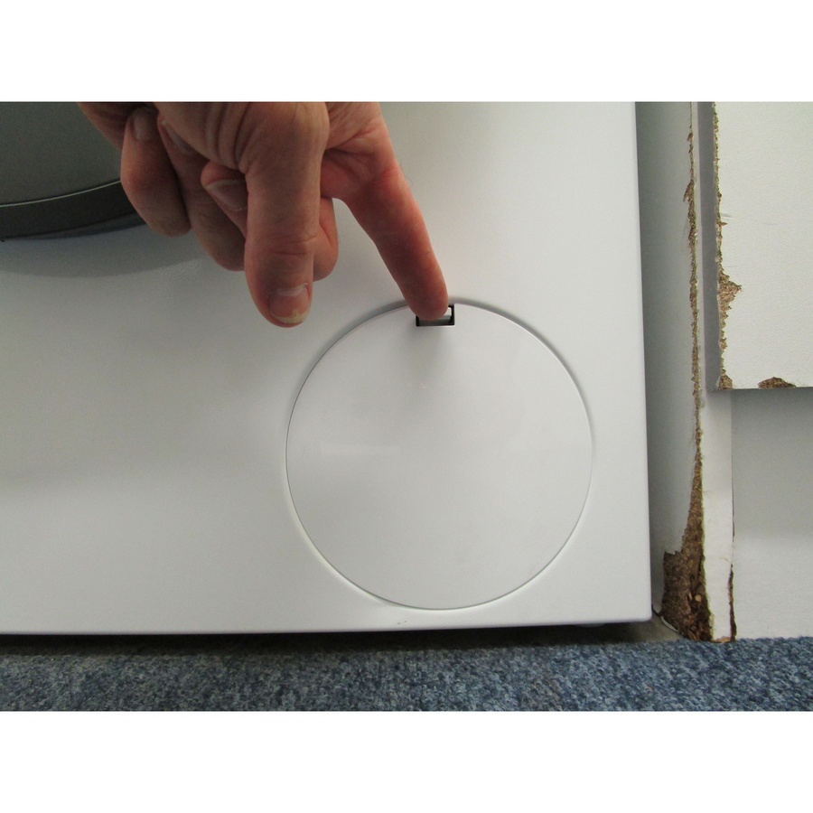 Bosch WGB256A2FR - Ouverture de la trappe du filtre de vidange