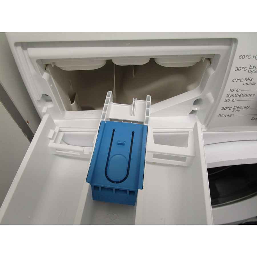 Bosch WGE02201FR - Retrait du bac à produit