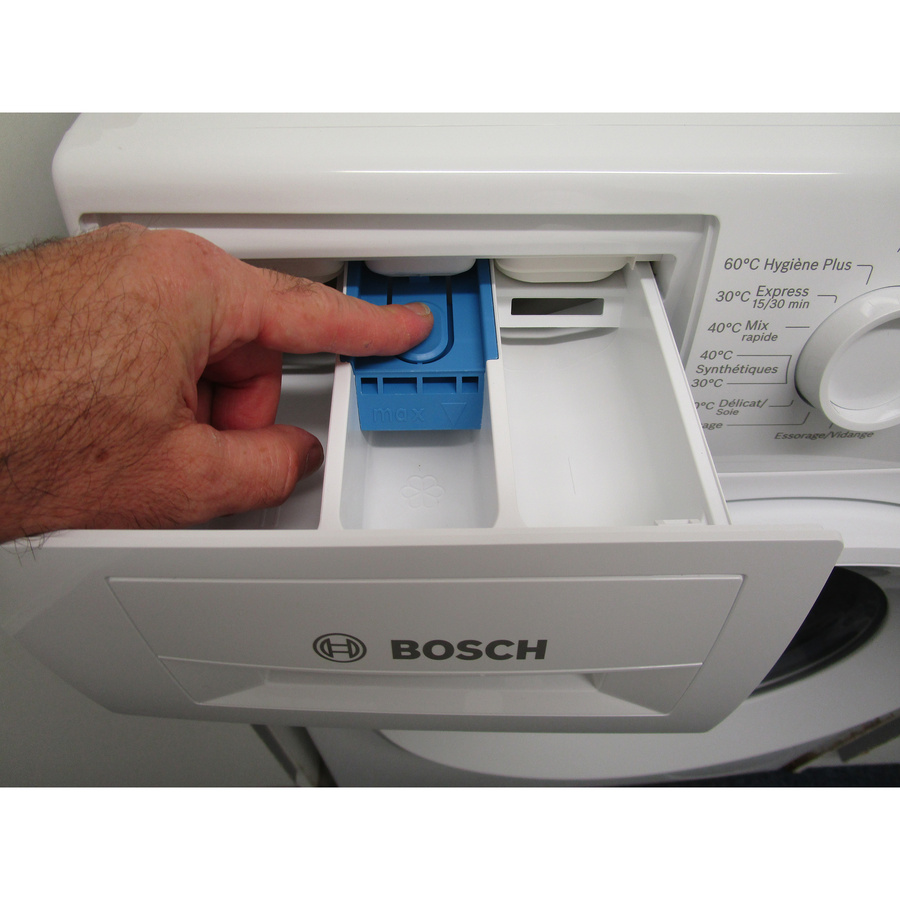 Bosch WGE03207FR - Bouton de retrait du bac à produits