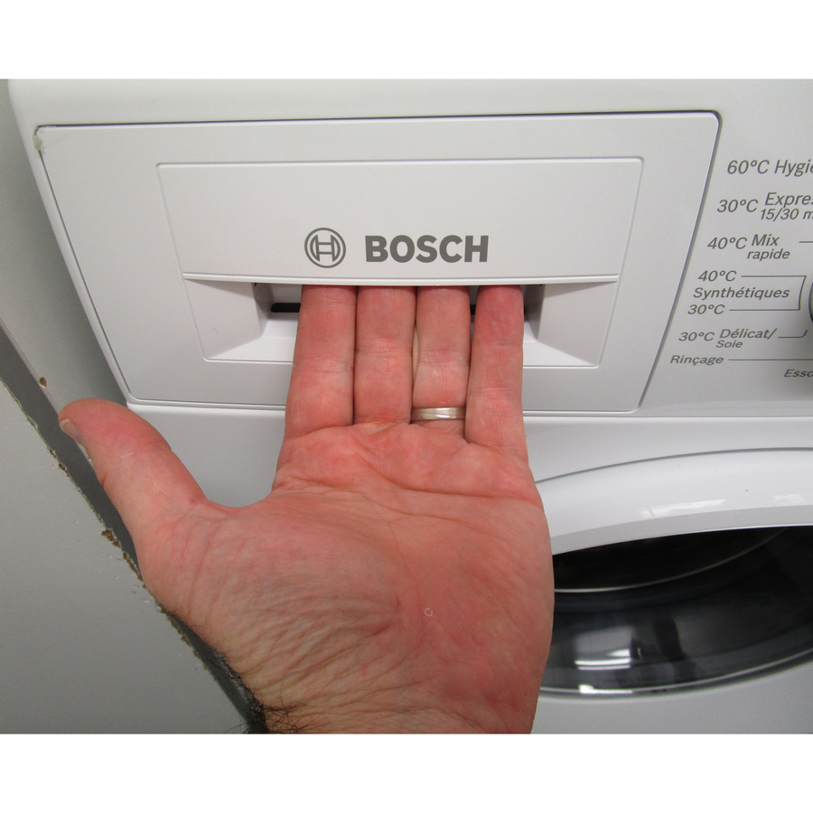 Bosch WGE03207FR - Ouverture du tiroir à détergents