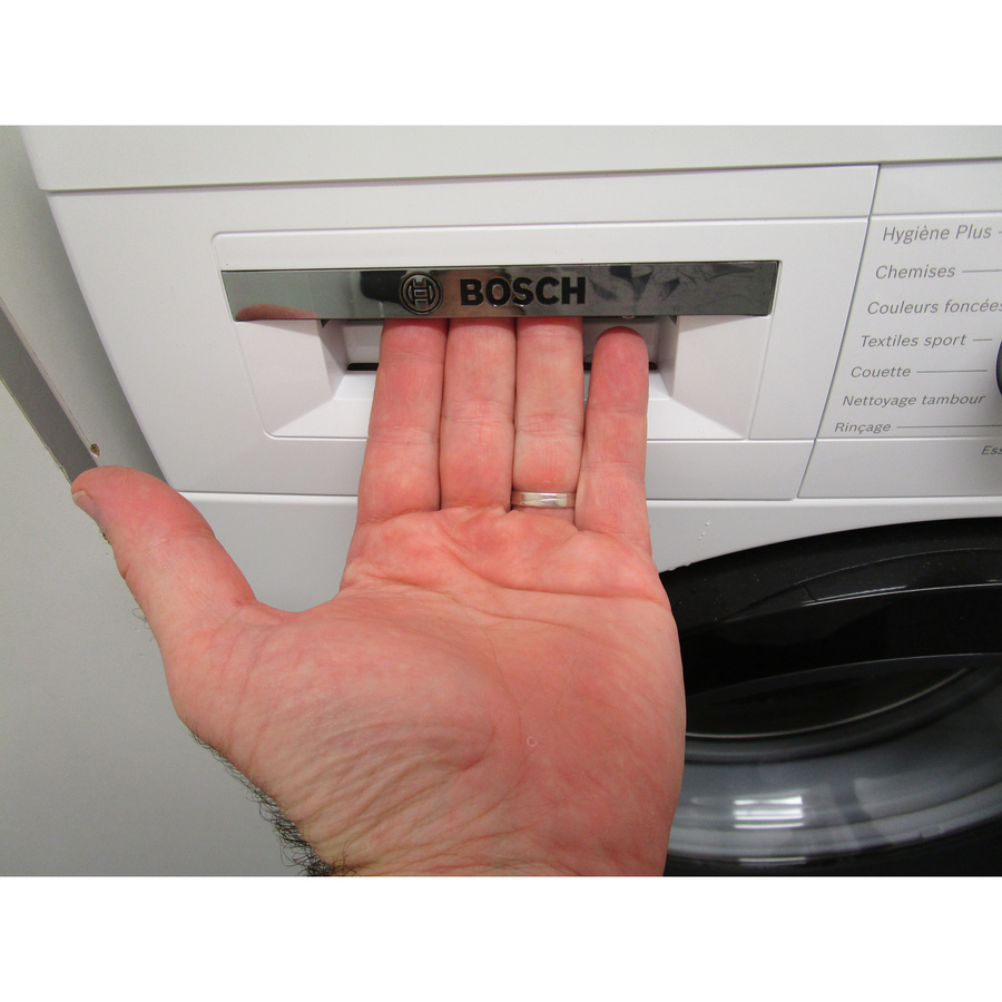 Bosch WUU28T18FR - Ouverture du tiroir à détergents