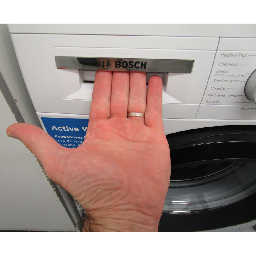 Bosch WUU28T69FR - Ouverture du tiroir à détergents