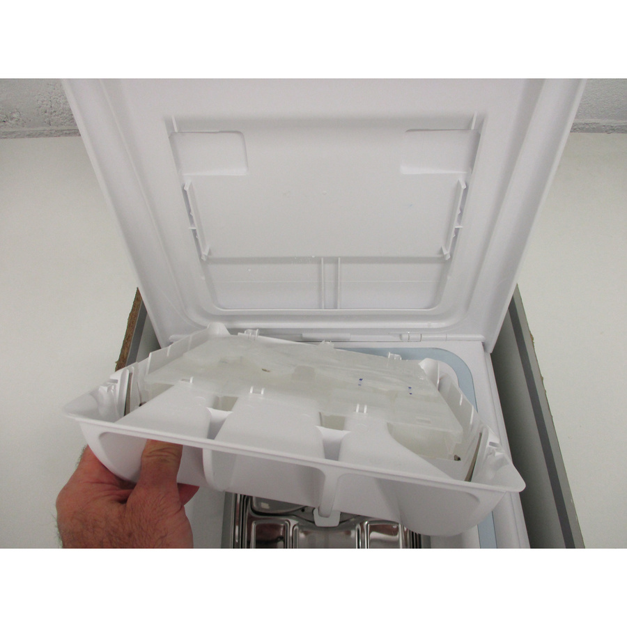 Brandt BT16524Q - Retrait du bac à produit