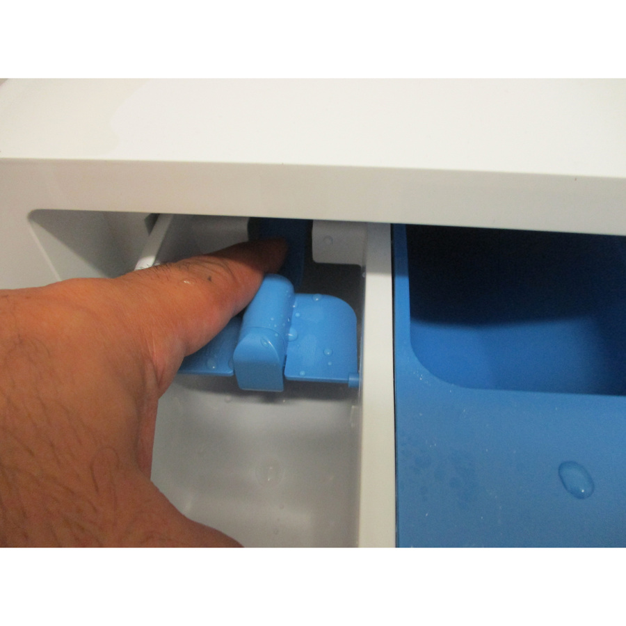 Candy EY 210B8-S - Bouton de retrait du bac à produits