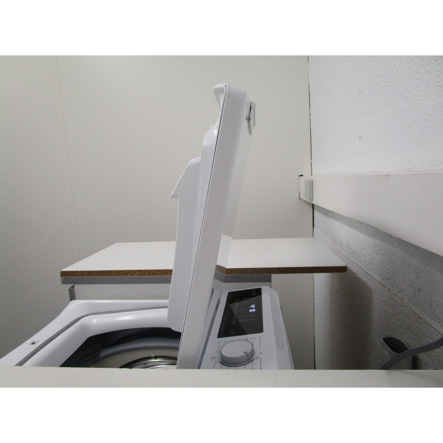 Candy TCAS264TM5-S - Angle d'ouverture de la porte