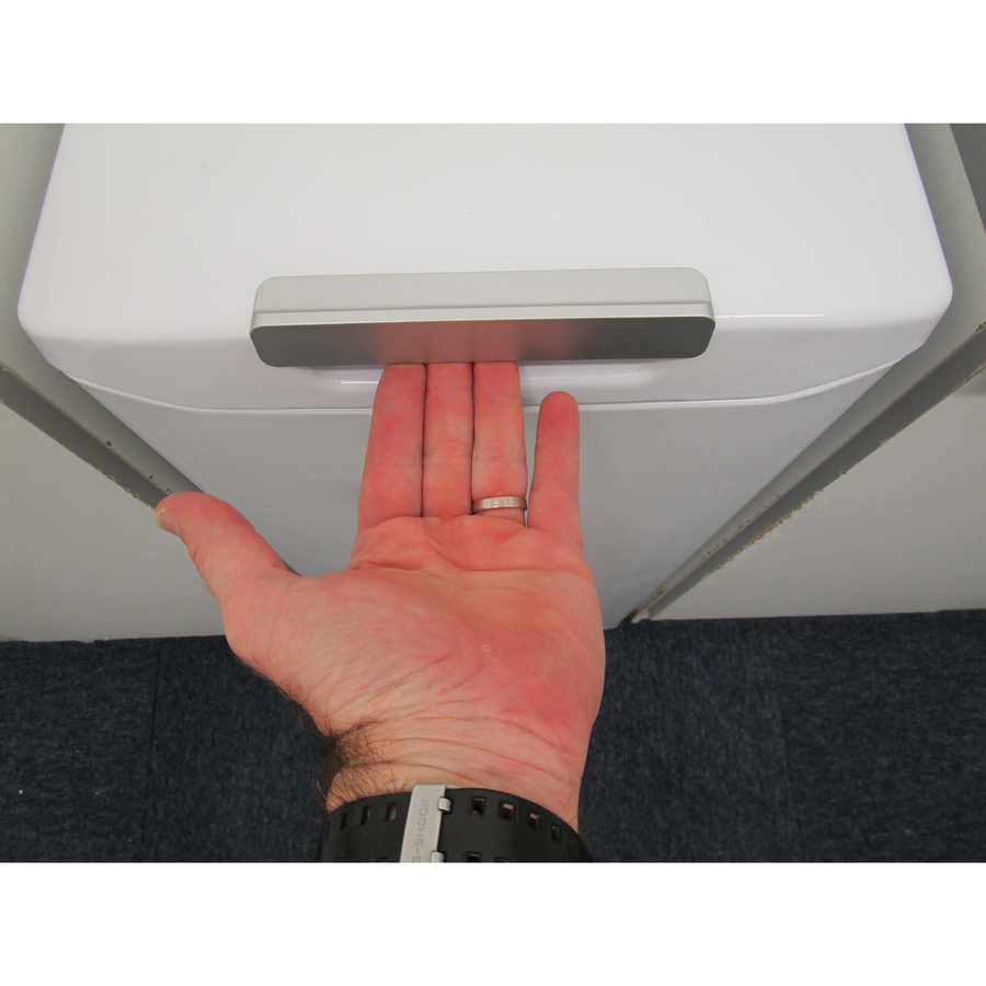 Candy TCAS264TM5-S - Poignée d'ouverture de la porte