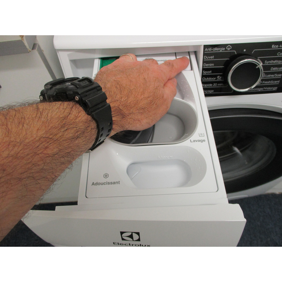 Electrolux EW7F2916OP PerfectCare UniversalDose - Bouton de retrait du bac à produits
