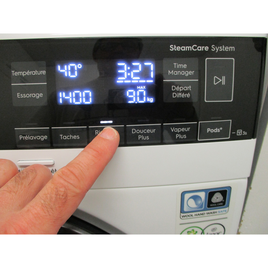 Electrolux EW7F2916OP PerfectCare UniversalDose - Afficheur et touches d'options