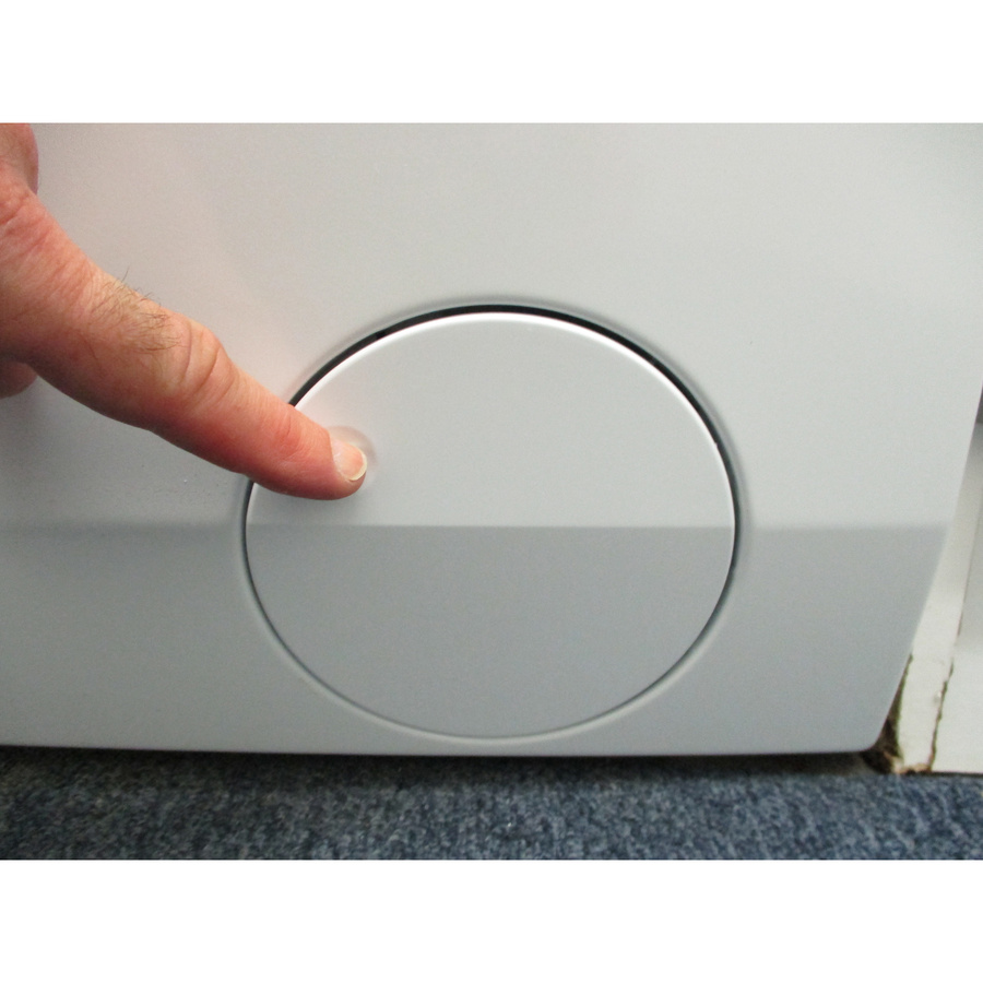 Electrolux EW7F2916OP PerfectCare UniversalDose - Ouverture de la trappe du filtre de vidange