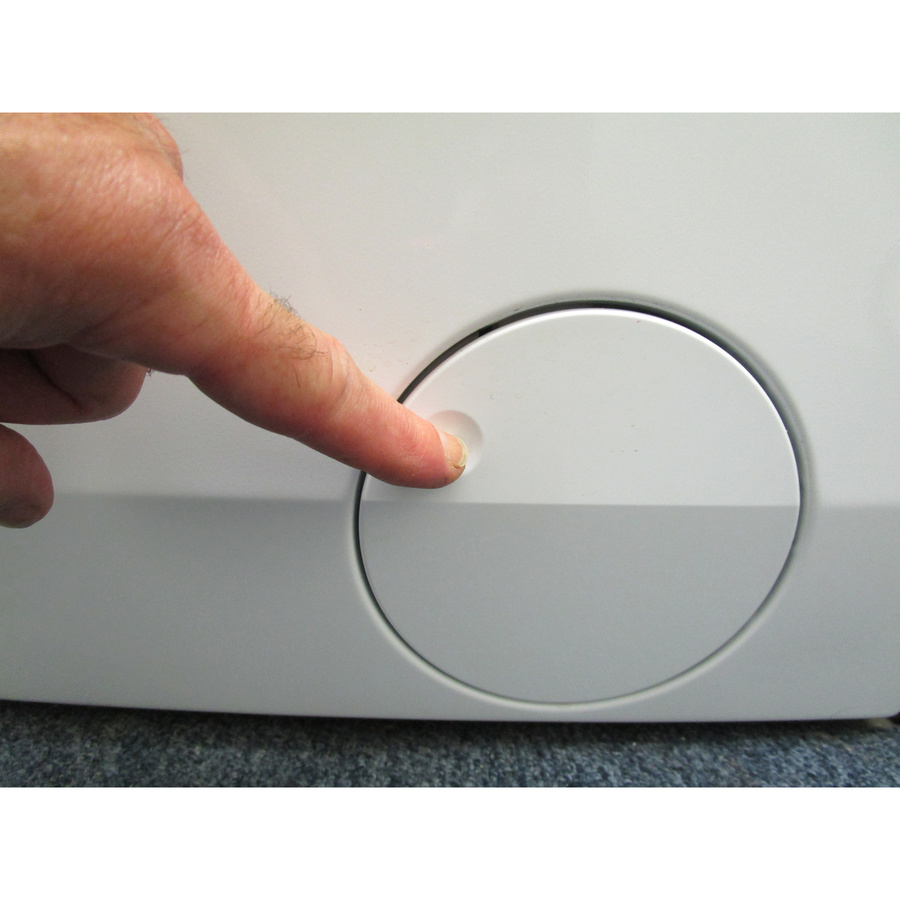 Electrolux EW7FI25916OV - Ouverture de la trappe du filtre de vidange