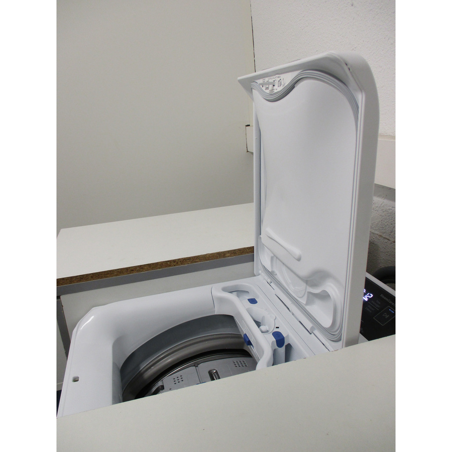 Electrolux EW7T1368DA - Angle d'ouverture de la porte