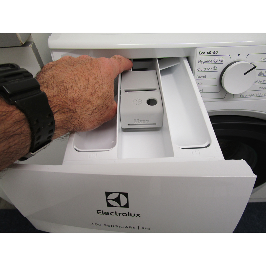 Electrolux EWFI6194O2DA - Bouton de retrait du bac à produits