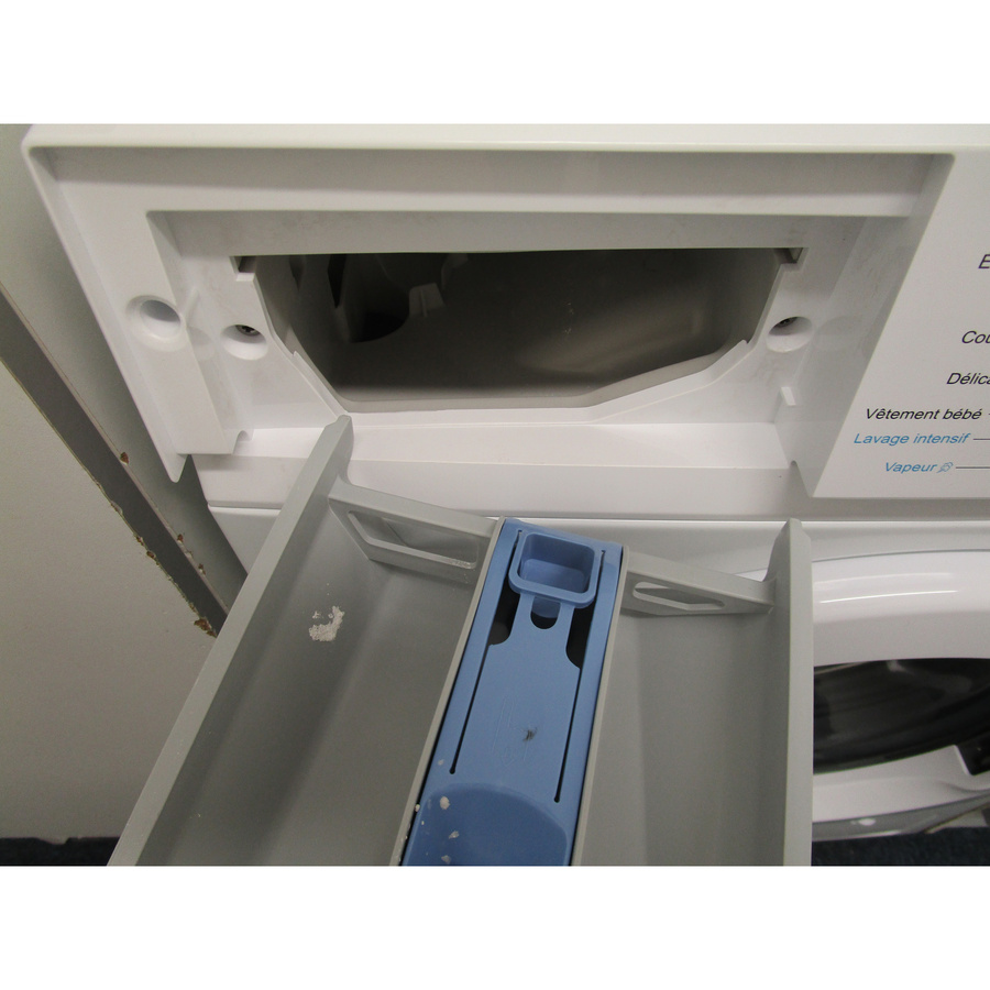 Far (Conforama, But) GLF610S24W - Retrait du bac à produit