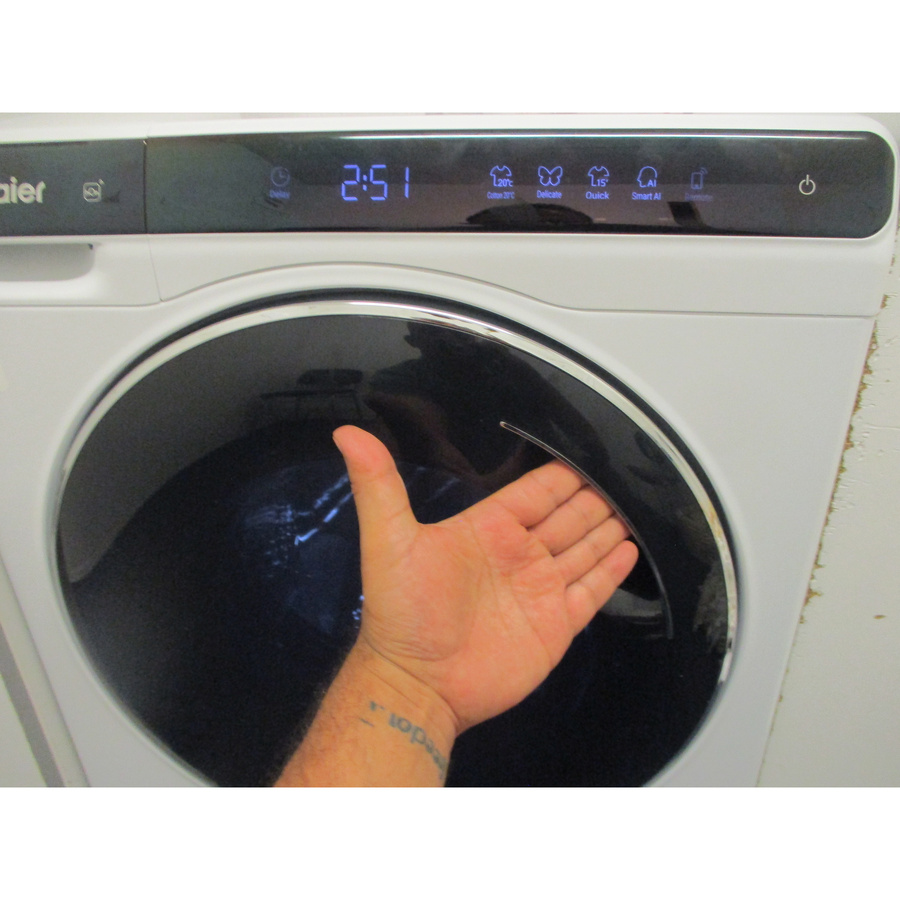 Haier HW50-BP12307U1-S - Poignée d'ouverture du hublot