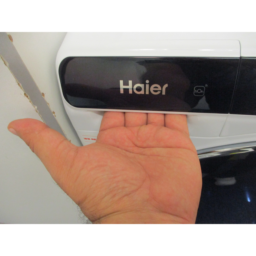 Haier HW50-BP12307U1-S - Ouverture du tiroir à détergents