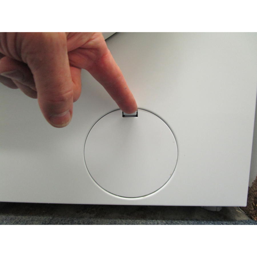 High One (Electro Dépôt) WF 510 C W566C2 - Ouverture de la trappe du filtre de vidange