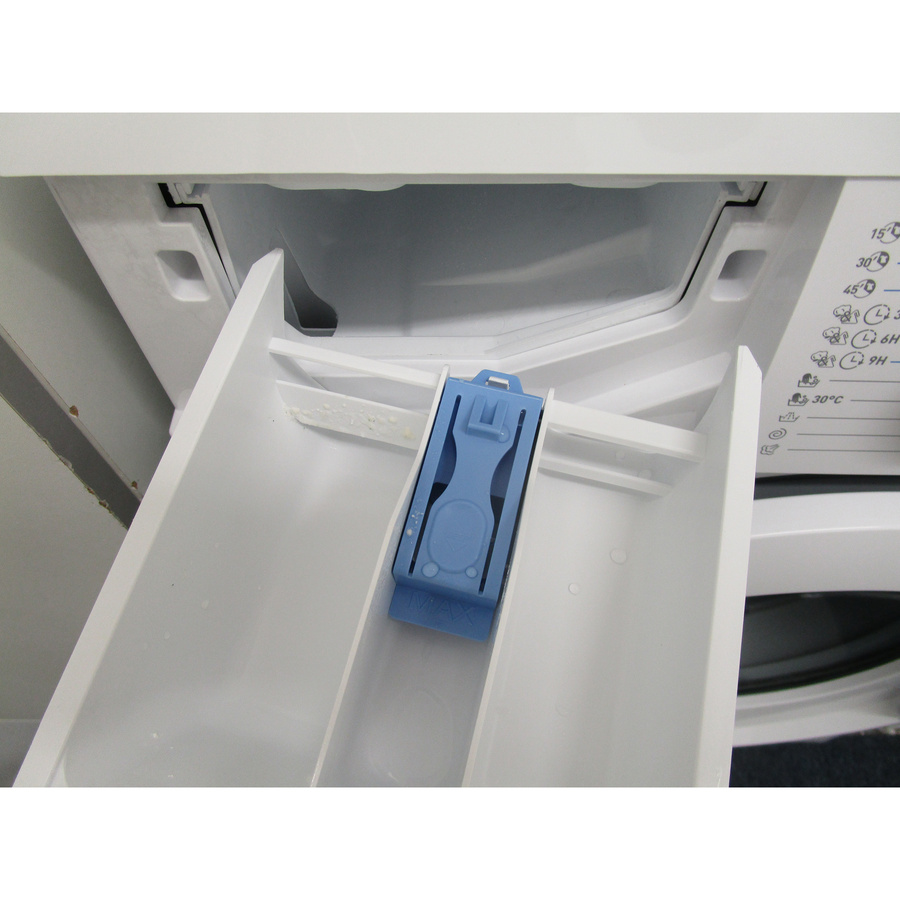 High One (Electro Dépôt) WF 510 D W566C - Retrait du bac à produit