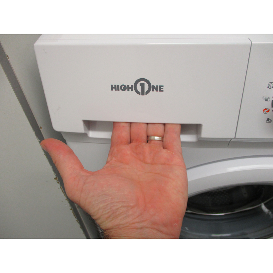 High One (Electro Dépôt) WF 580 D W701T V2 - Ouverture du tiroir à détergents