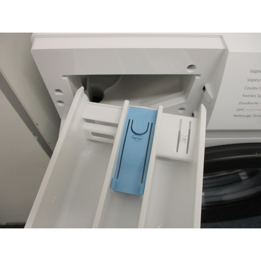 Hisense WFQE7014EVM - Retrait du bac à produit