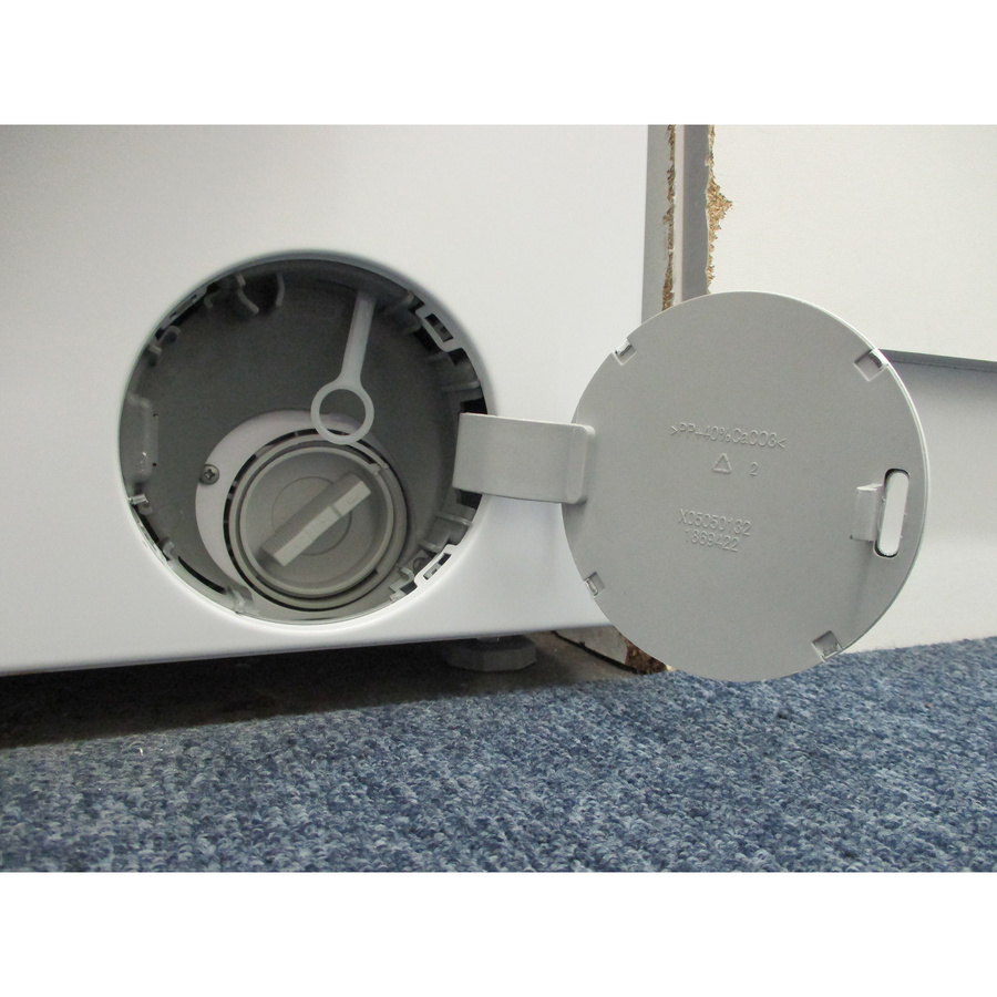 Hisense WFQE7014EVM - Bouchon du filtre de vidange