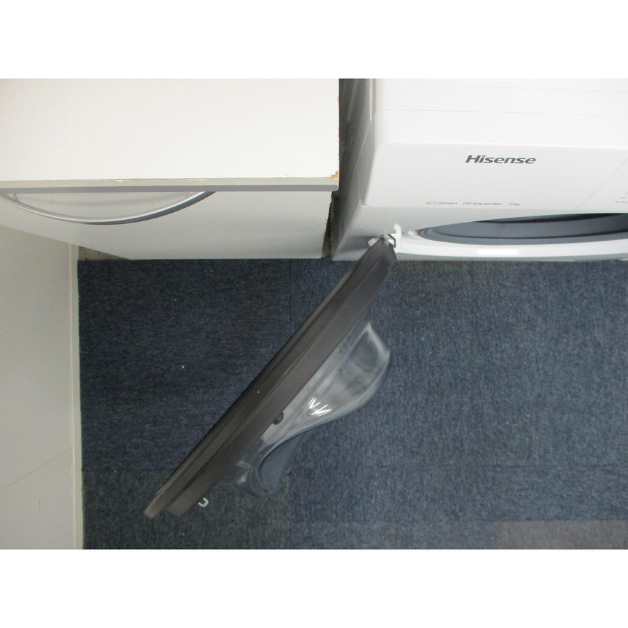 Hisense WFQE7014EVM - Angle d'ouverture de la porte